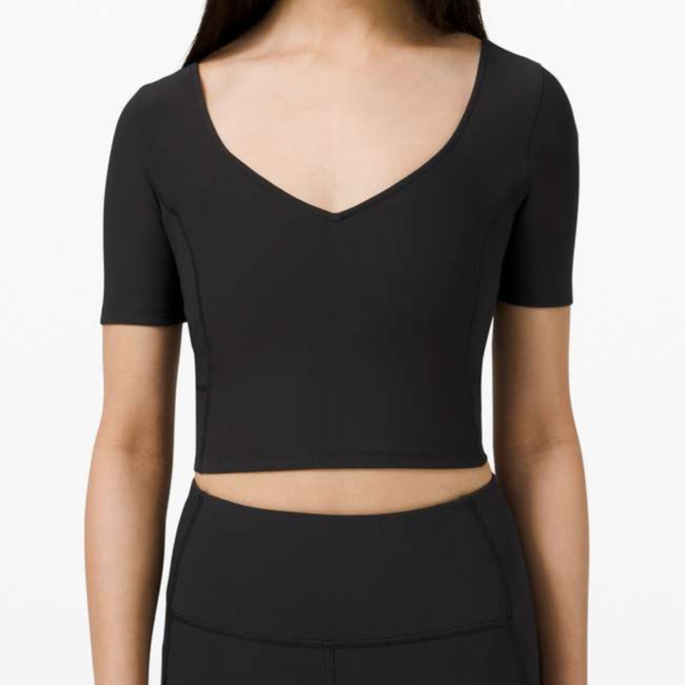Lululemon Ribbed Contoured V-Neck Yoga Short Sleeve Black Top Size 2